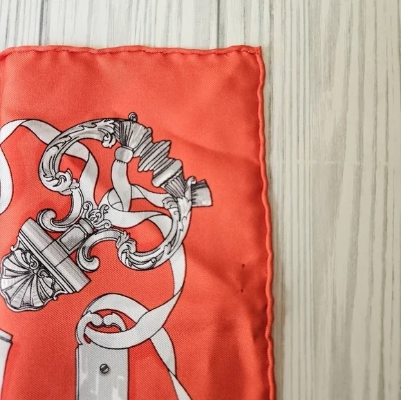 Hermès Ferronnerie Petit Carre 45 Scarf in Red and Gray